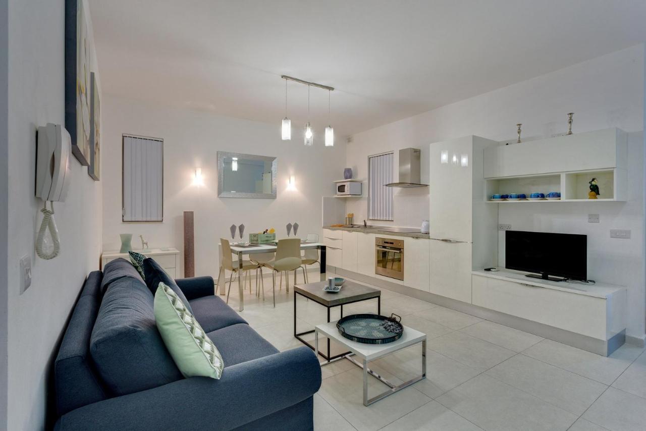 Modern Apartment In The Best Location, Perfect For Families Σλιέμα Εξωτερικό φωτογραφία