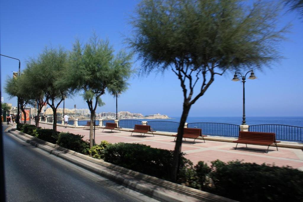 Modern Apartment In The Best Location, Perfect For Families Σλιέμα Εξωτερικό φωτογραφία